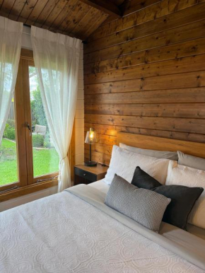Jacaranda Cottage 5 min by Train or 7 min drive to Parramatta City